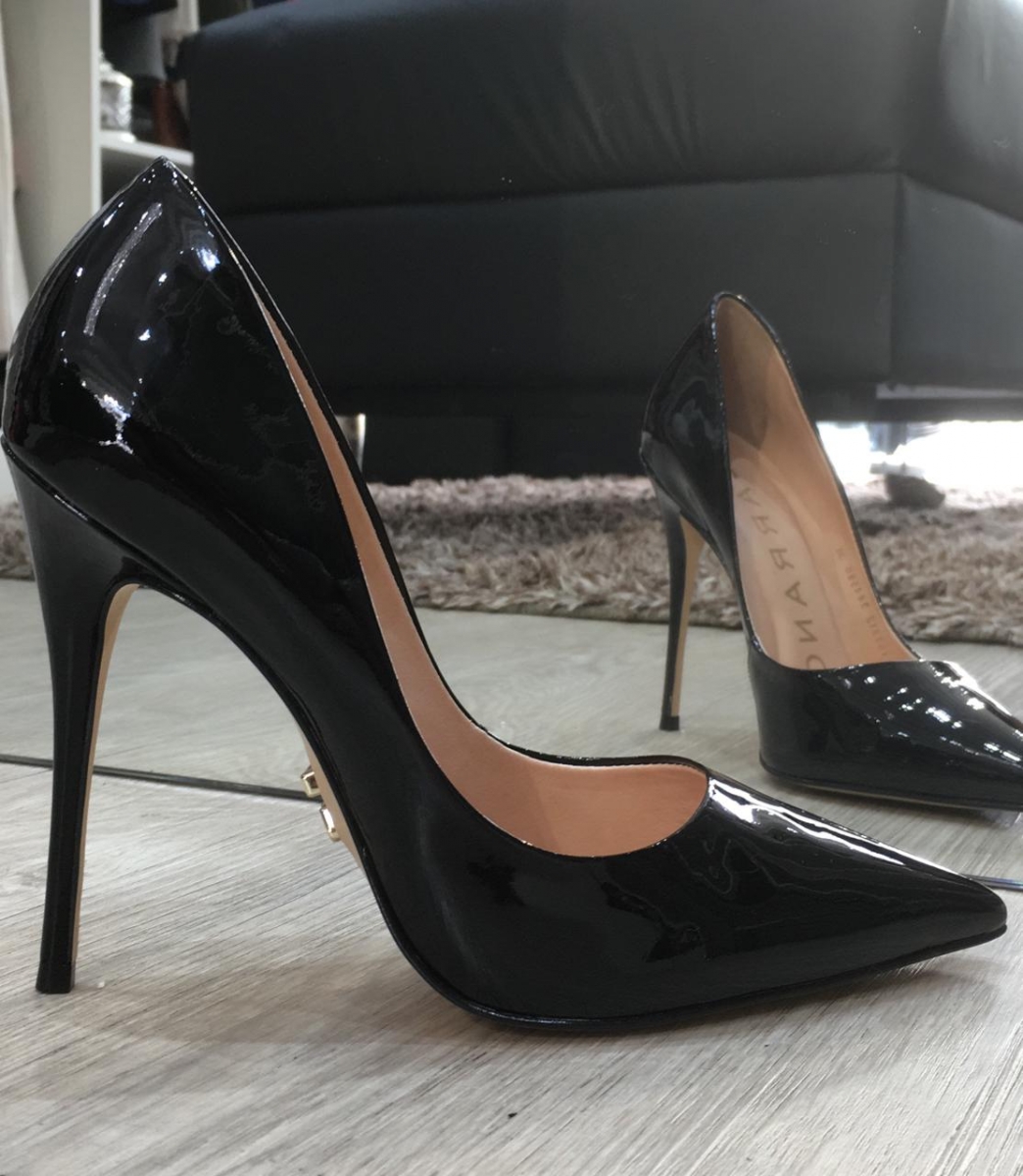 scarpin carrano verniz